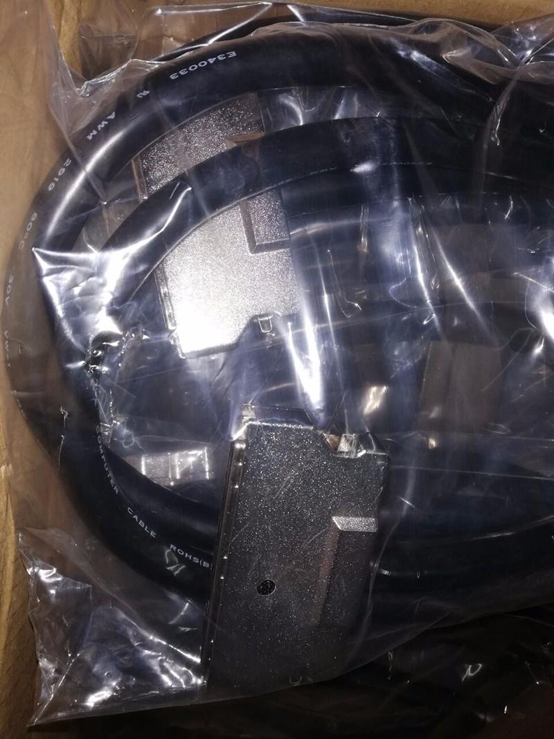 MDR 100 pin male to male cable.jpg