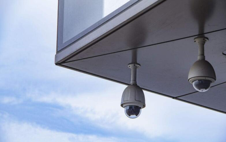 Twist pair wire advantages in monitoring system