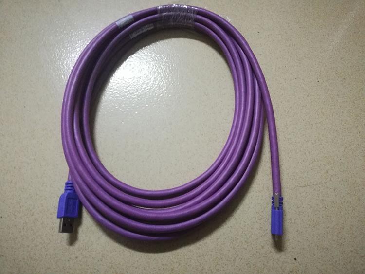 High Flex USB 3.0 A To Micro B Locking Cable For Medical Imaging Capturing
